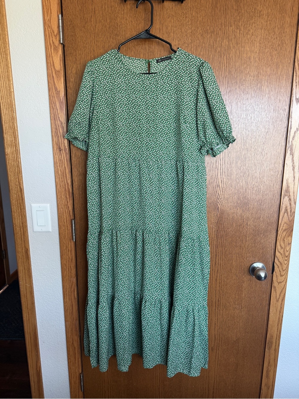 Women’s Green Floral Tiered Midi Dress